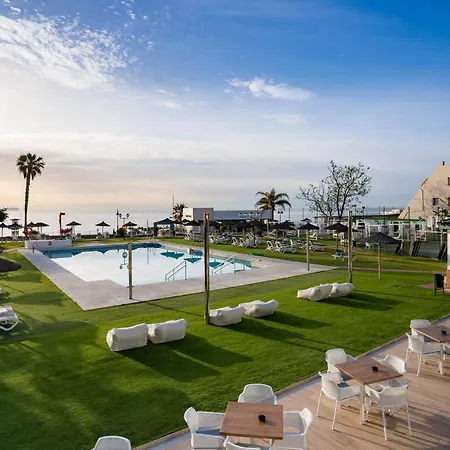 Отель La Barracuda Торремолинос