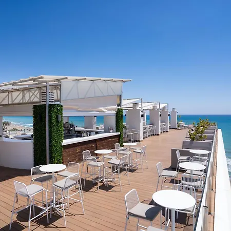 Отель La Barracuda Торремолинос